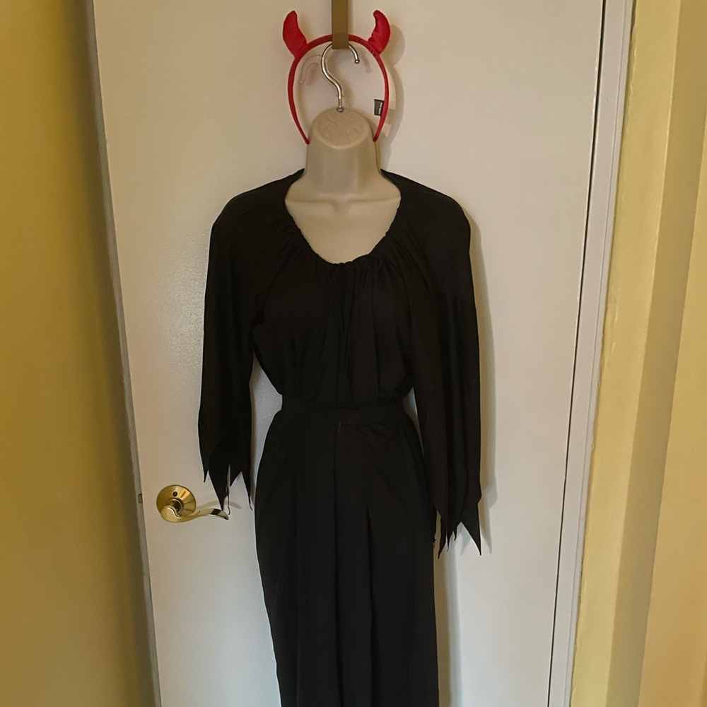 Devil Costume - Black Long Sleeve Dress with Red Headband/Horns and Tail